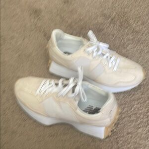 Women’s New Balance 327